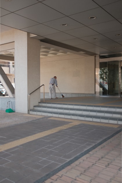 How to Choose the Right Cleaning Service